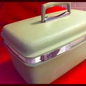 Samsanite Vintage train case(70’s)